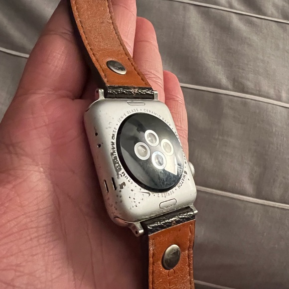 Apple Watch series 2 42mm for sale! ONLY selling because I ordered the series 8 - Picture 2 of 4